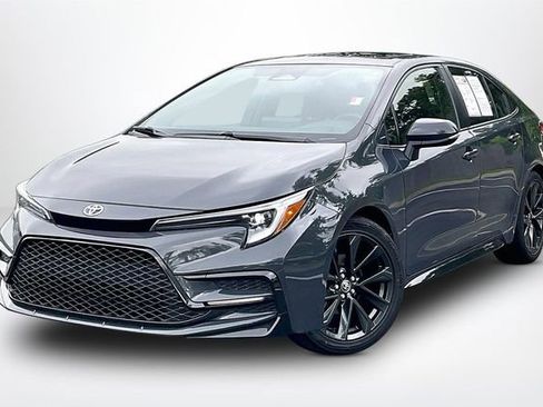 Used 2024 Toyota Corolla SE w/ SE Package FWD image 2