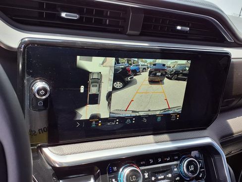Used 2023 GMC Sierra 1500 Denali w/ Technology Package AWD/4WD image 6