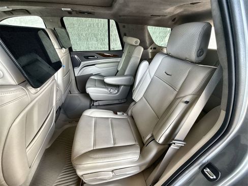 Certified 2024 Cadillac Escalade Sport Platinum w/ Heavy-Duty Trailer Package image 24