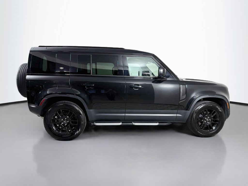Used 2022 Land Rover Defender 110 S AWD/4WD image 4