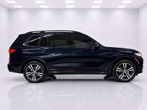 Used 2022 BMW X7 xDrive40i w/ M Sport Package AWD/4WD image 4