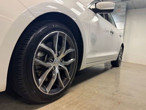 Certified 2020 Acura ILX w/ Premium Package image 11