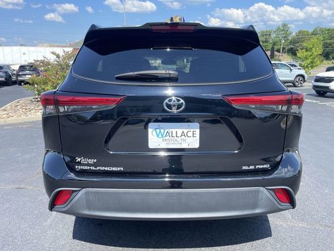 Used 2023 Toyota Highlander XLE AWD/4WD image 5