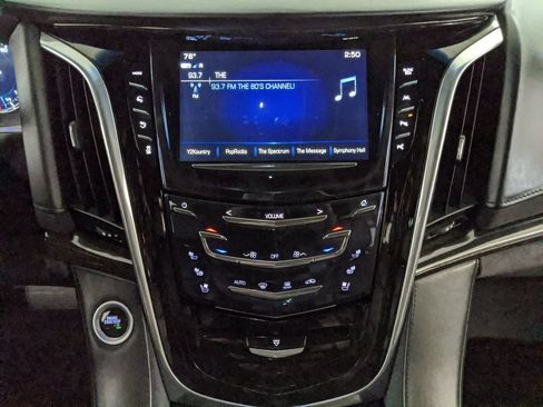 Used 2019 Cadillac Escalade ESV Platinum AWD/4WD image 8