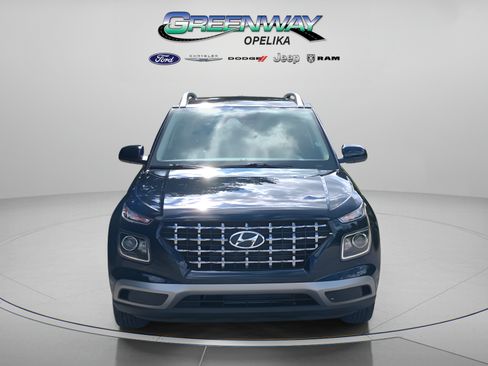 Used 2025 Hyundai Venue SEL FWD image 8