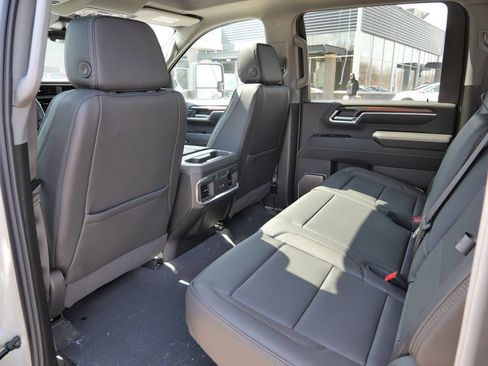 New 2026 GMC Sierra 3500 Denali w/ Denali Reserve Package AWD/4WD image 32