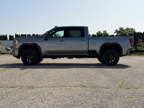 Used 2026 GMC Sierra 3500 AT4 w/ AT4 Premium Plus Package AWD/4WD image 4