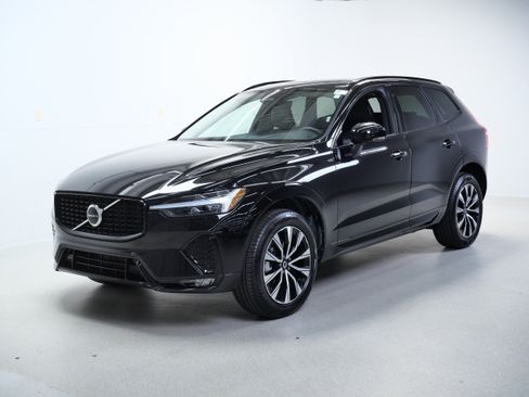 Used 2025 Volvo XC60 B5 Core AWD/4WD image 9