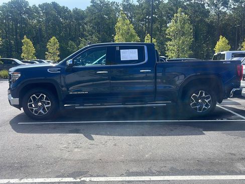 Used 2023 GMC Sierra 1500 SLT w/ SLT Premium Package AWD/4WD image 4