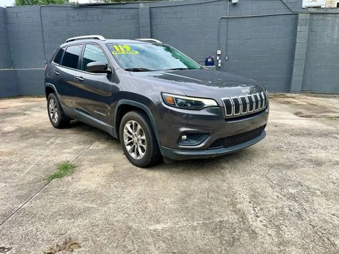 Used 2019 Jeep Cherokee Latitude Plus FWD image 1