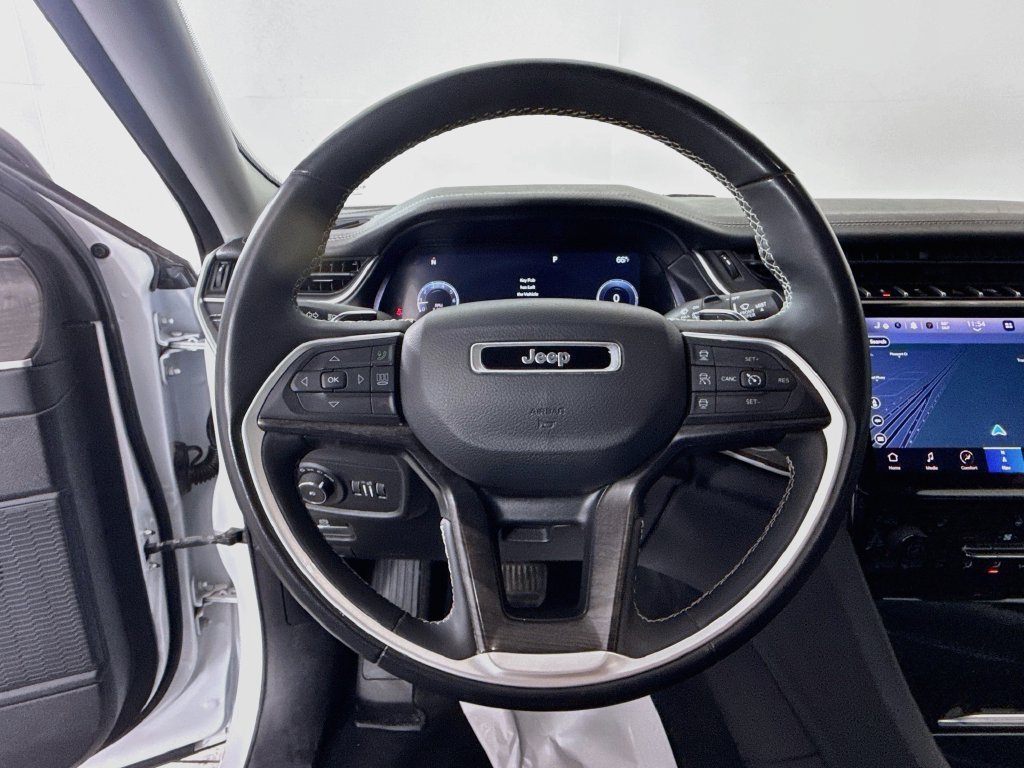 Used 2023 Jeep Grand Cherokee Limited RWD image 12