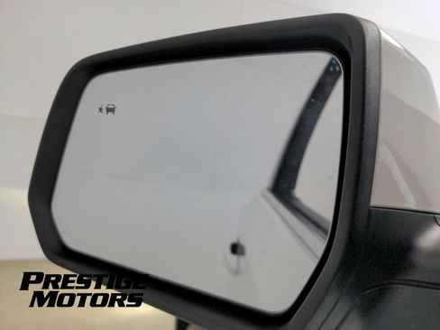Used 2023 Chevrolet Traverse LT w/ LPO, Floor Liner Package AWD/4WD image 18