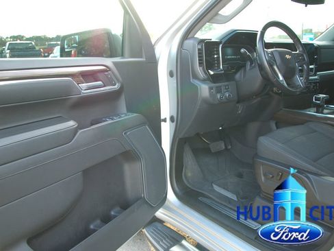 Used 2022 Chevrolet Silverado 1500 LT RWD image 11