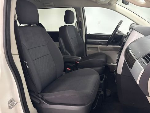 Used 2010 Dodge Grand Caravan SXT image 15