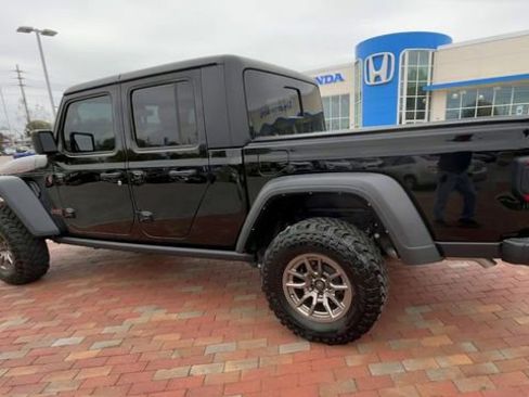 Used 2024 Jeep Gladiator Mojave w/ Technology Group AWD/4WD image 7