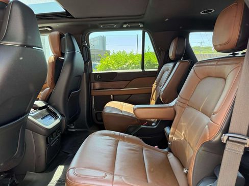 Used 2024 Lincoln Navigator Reserve AWD/4WD image 14