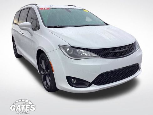 Used 2018 Chrysler Pacifica Touring-L Plus w/ S Appearance Package FWD image 1