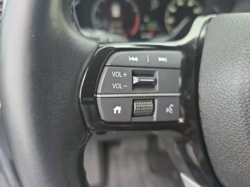 Used 2025 Honda Pilot EX-L image 17