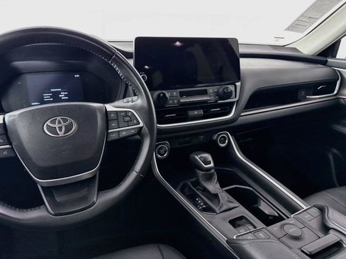 Certified 2025 Toyota Grand Highlander FWD image 33