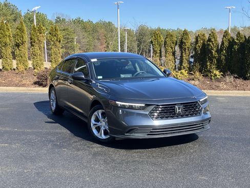 Used 2023 Honda Accord LX image 2