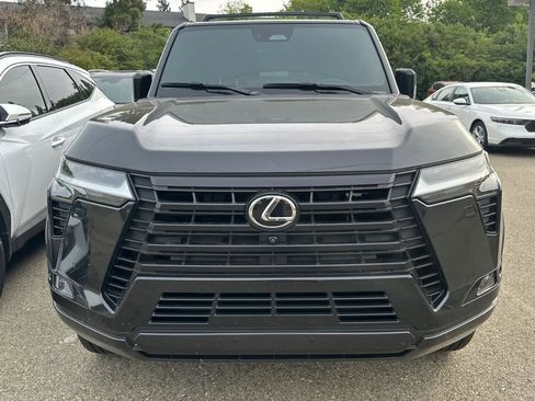 Used 2024 Lexus GX 550 w/ Accessory Package (Z1) image 6