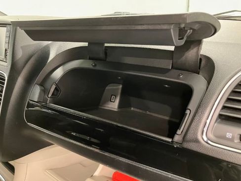 Used 2019 Dodge Grand Caravan SXT image 27