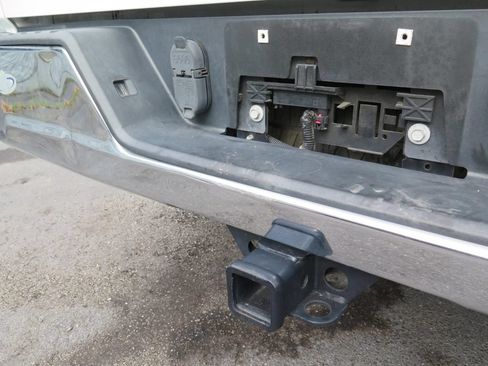 Used 2021 Chevrolet Silverado 1500 LT AWD/4WD image 5