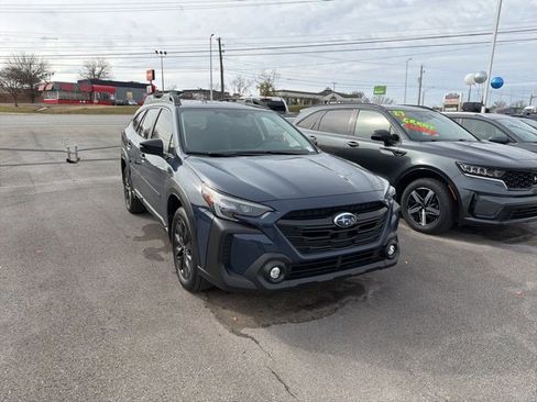 Used 2025 Subaru Outback Onyx Edition w/ Popular Package #2 image 2