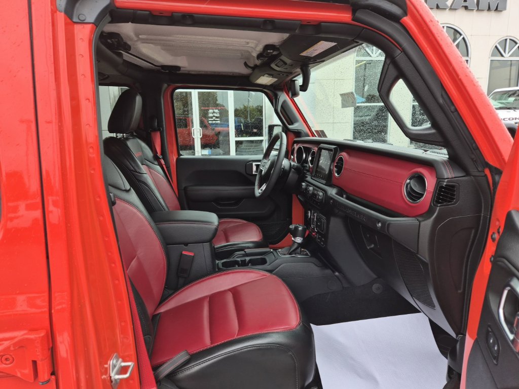 Used 2023 Jeep Wrangler Unlimited Rubicon 4xe AWD/4WD image 23