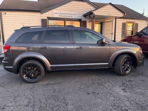 Used 2020 Dodge Journey SE w/ SE Popular Equipment Group FWD image 11