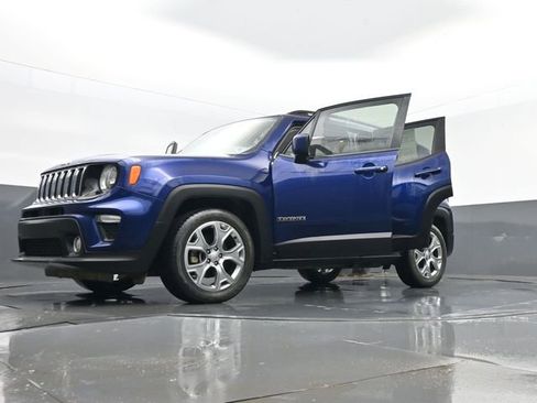 Used 2019 Jeep Renegade Latitude w/ Popular Equipment Group image 30