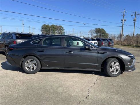 New 2026 Hyundai Sonata SE FWD image 2
