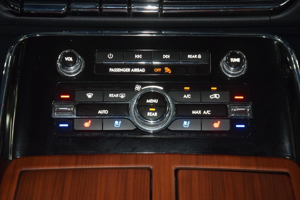 Used 2024 Lincoln Navigator L 4WD image 33