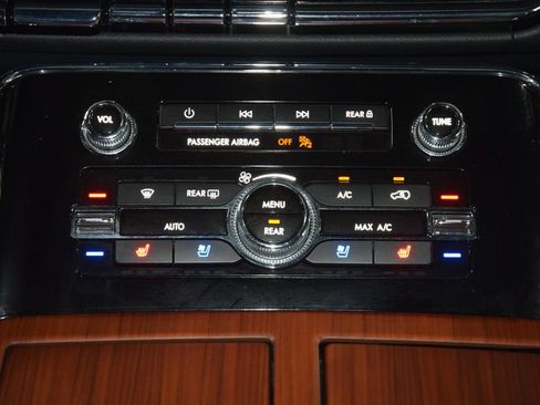 Used 2024 Lincoln Navigator L 4WD image 33