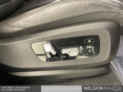 Used 2022 BMW X7 M50i w/ Luxury Seating Package AWD/4WD image 32