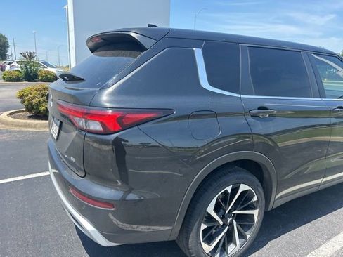 Used 2024 Mitsubishi Outlander SE Black Edition FWD image 8