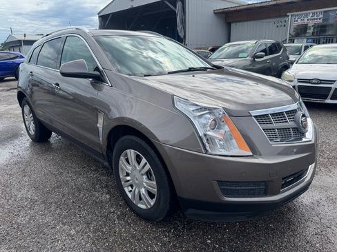 Used 2011 Cadillac SRX Luxury FWD image 3