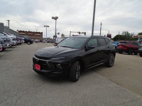 Certified 2025 Chevrolet Blazer RS w/ LPO, Floor Liner Package AWD/4WD image 3