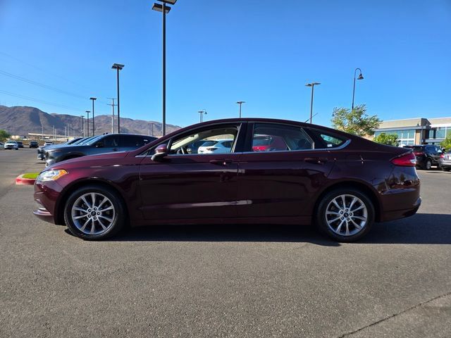 Used 2017 Ford Fusion SE FWD image 3