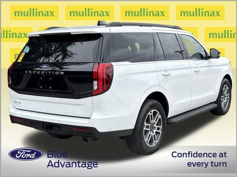 Certified 2025 Ford Expedition Active image 4