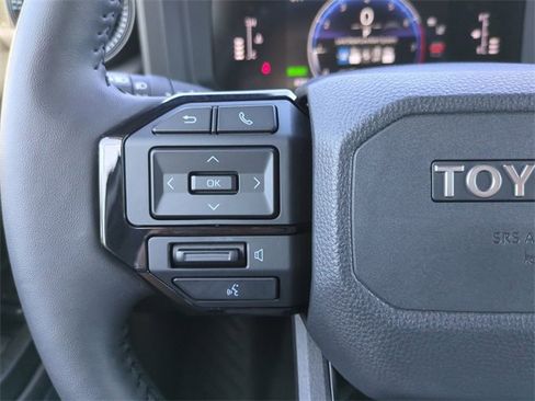 Used 2025 Toyota Land Cruiser image 27