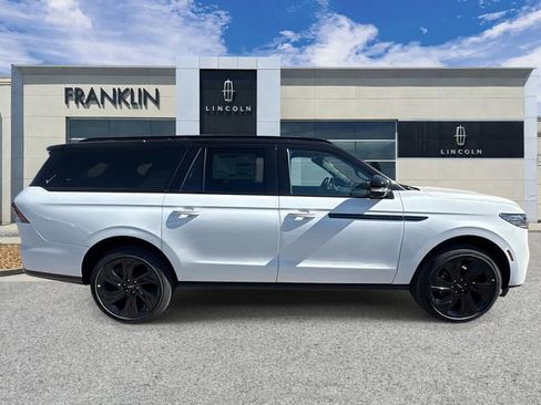 New 2026 Lincoln Navigator L Black Label AWD/4WD image 8
