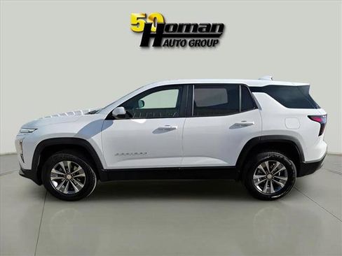 Used 2025 Chevrolet Equinox LT image 2