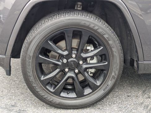 Used 2021 Jeep Grand Cherokee Laredo X image 23