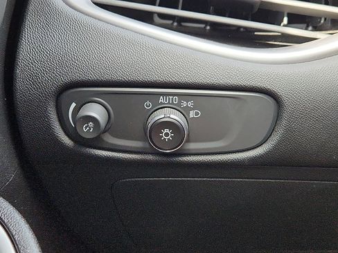 Used 2025 Chevrolet Malibu LT FWD image 21