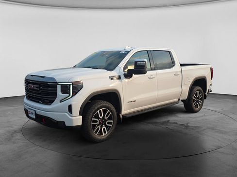 Used 2024 GMC Sierra 1500 AT4 w/ Technology Package AWD/4WD image 5