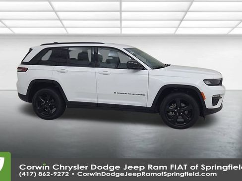 Certified 2023 Jeep Grand Cherokee Limited w/ Black Appearance Package image 16