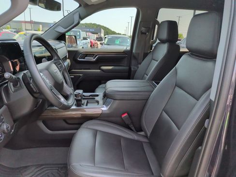 Used 2023 Chevrolet Silverado 1500 LT Trail Boss w/ LT Trail Boss Premium Package AWD/4WD image 17
