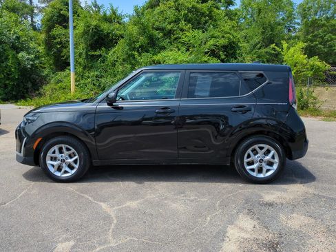 Certified 2023 Kia Soul LX w/ LX Technology Package FWD image 8