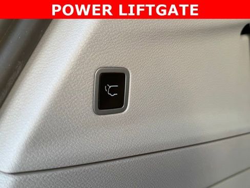 Used 2024 Chrysler Voyager LX image 41